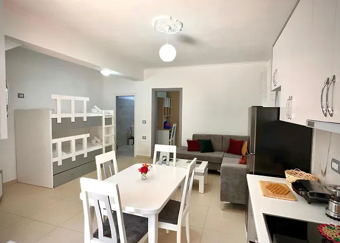 Elisabeth 2 * Sarandë