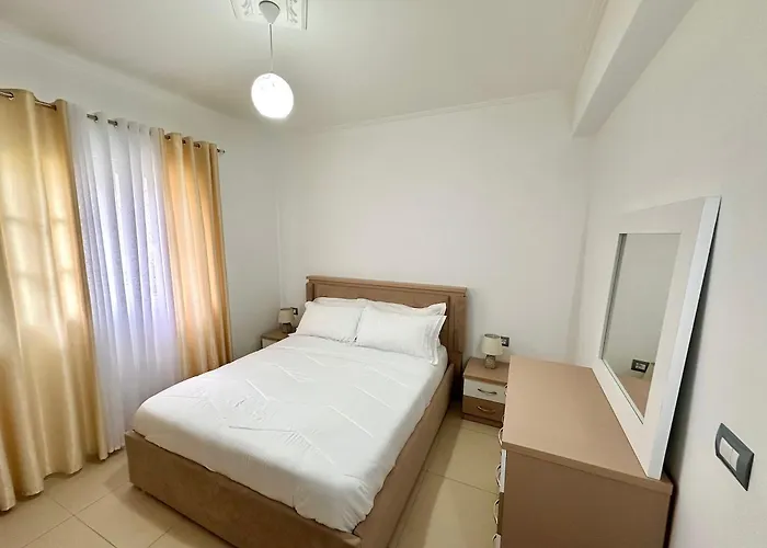 Elisabeth 2 * Sarandë